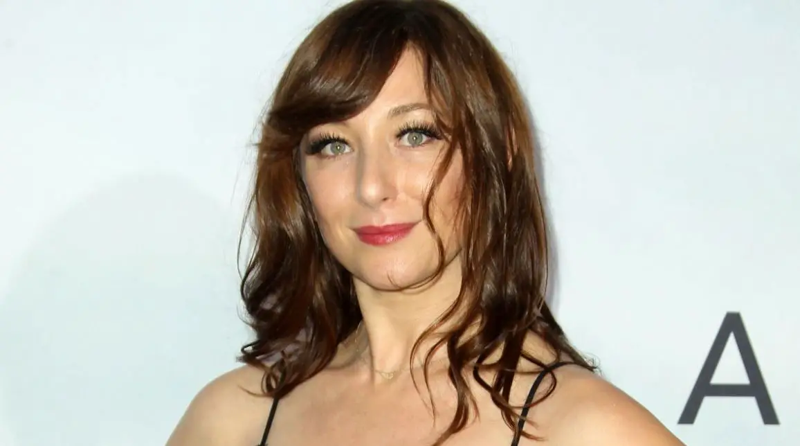 Isidora Goreshter height