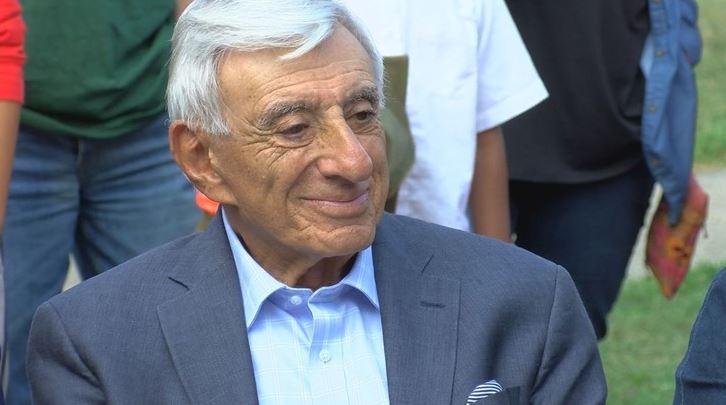 Jamie Farr height