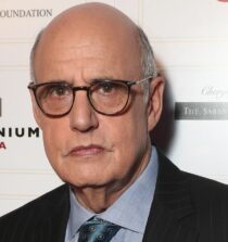 Jeffrey Tambor height