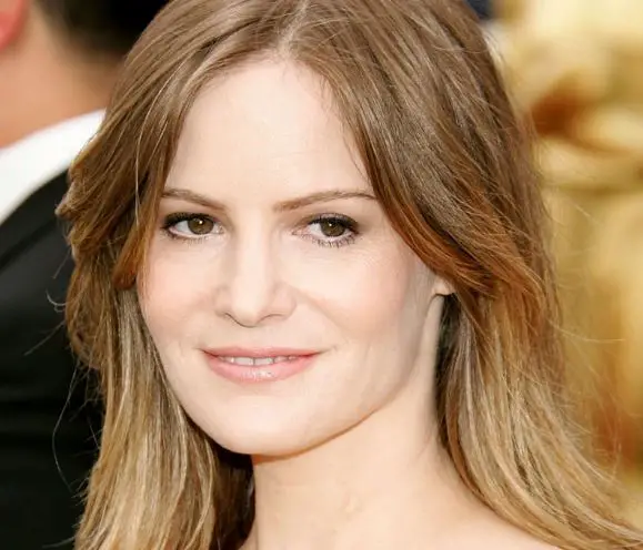 Jennifer Jason Leigh age