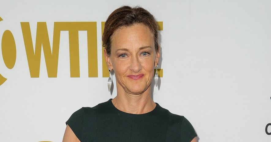 Joan Cusack height