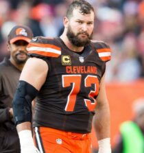 Joe Thomas height