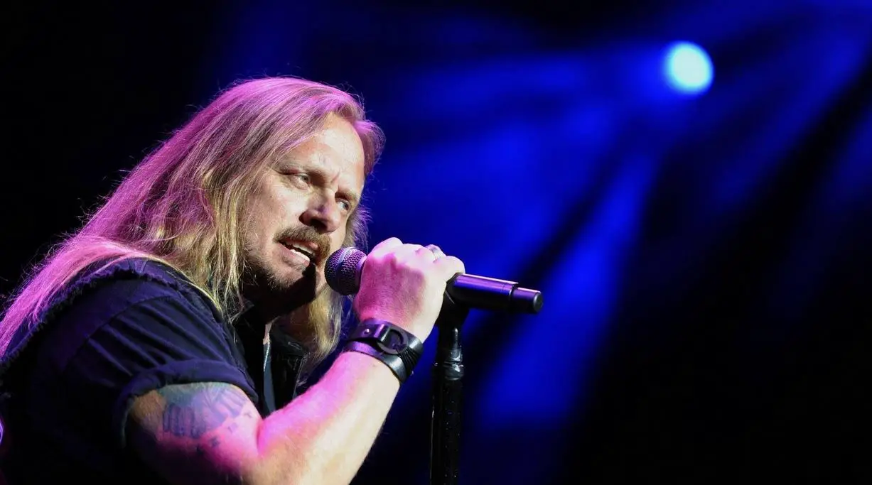 Johnny Van Zant weight