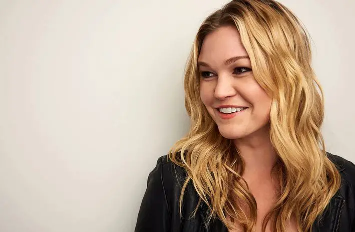 Julia Stiles height