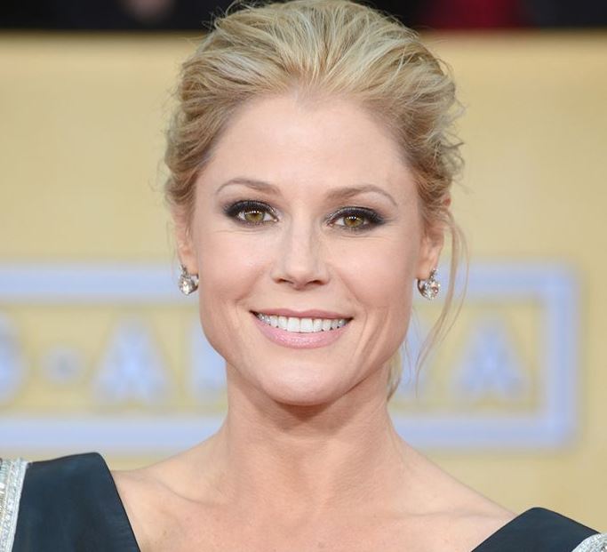 Julie Bowen weight