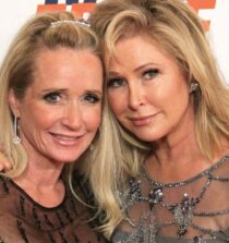 Kathy Hilton height