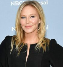 Kelli Giddish weight