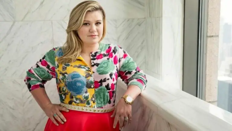 Kelly Clarkson Net Worth, Age: Kids, Weight, Bio-Wiki, Wife 2023- The ...