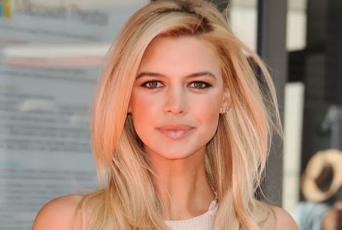 Kelly Rohrbach Net Worth 2022, Bio, Age, Career, Family, Rumors