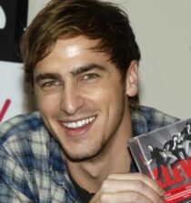 Kendall Schmidt height