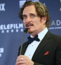 Kim Coates height