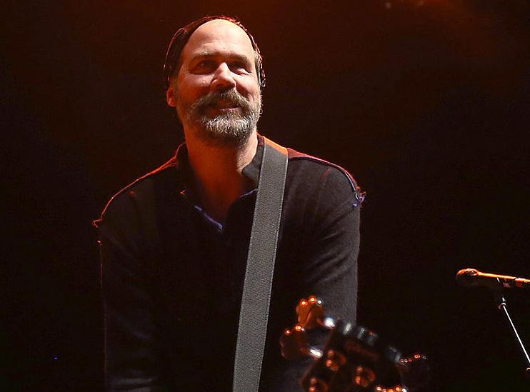 Krist Novoselic Age, Net worth Weight, BioWiki, Kids, Wife 2022 The