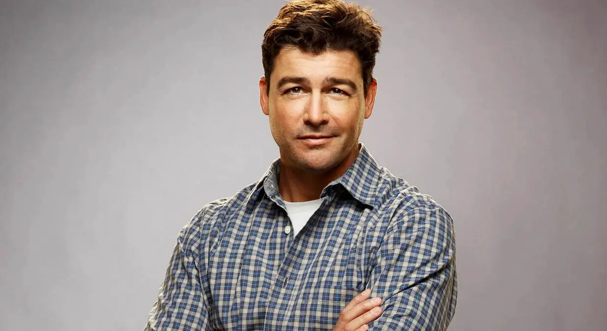 Kyle Chandler height