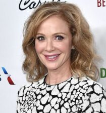 Lauren Holly weight