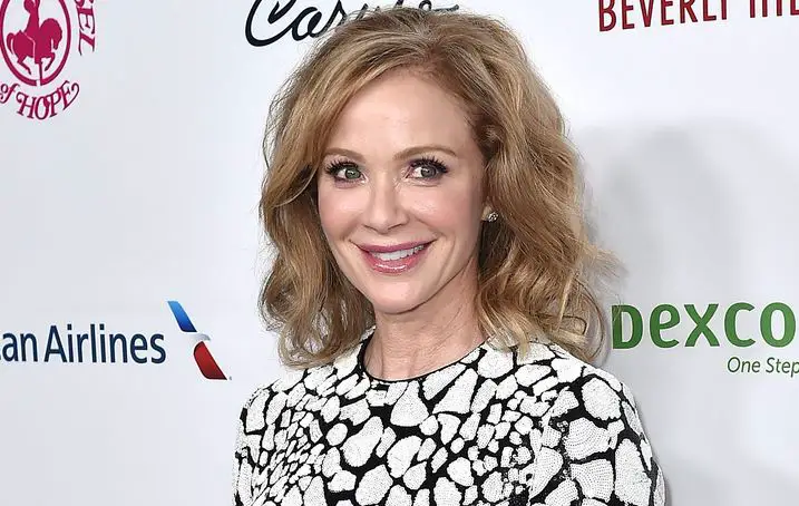 Lauren Holly weight