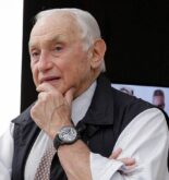 Les Wexner age