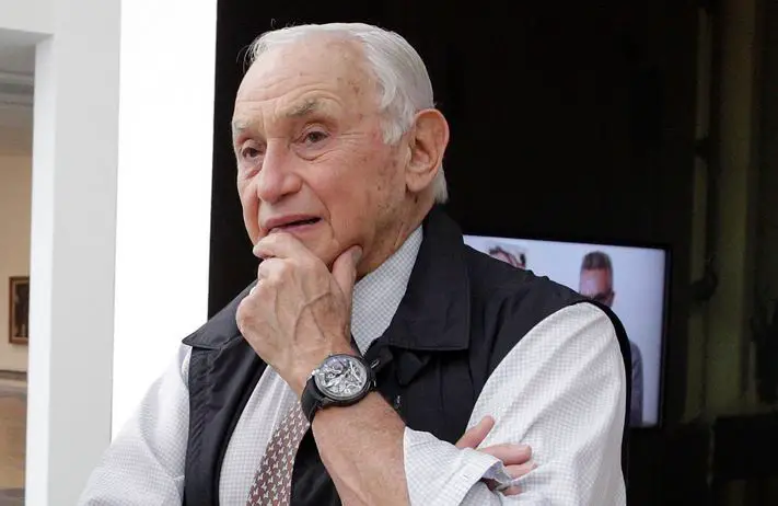 Les Wexner age