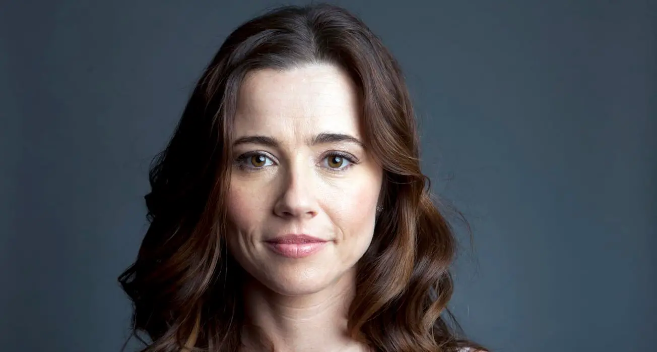 Linda Cardellini age