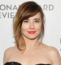 Linda Cardellini height