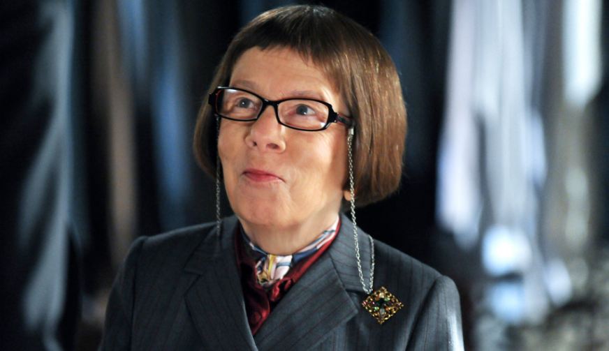 Linda Hunt net worth