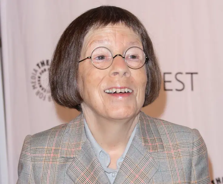 Linda Hunt net worth, Weight, Husband, Kids, BioWiki, Age 2023 The