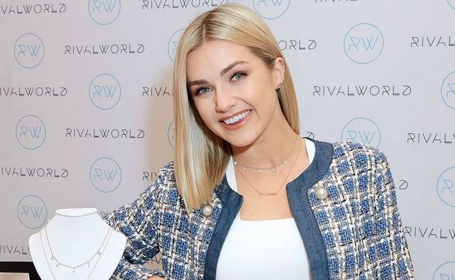 Lindsay Arnold age