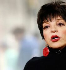 Liza Minnelli height