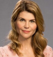 Lori Loughlin height