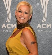 Lorrie Morgan height