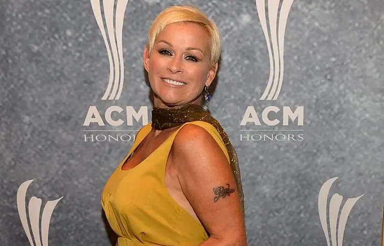 Lorrie Morgan height