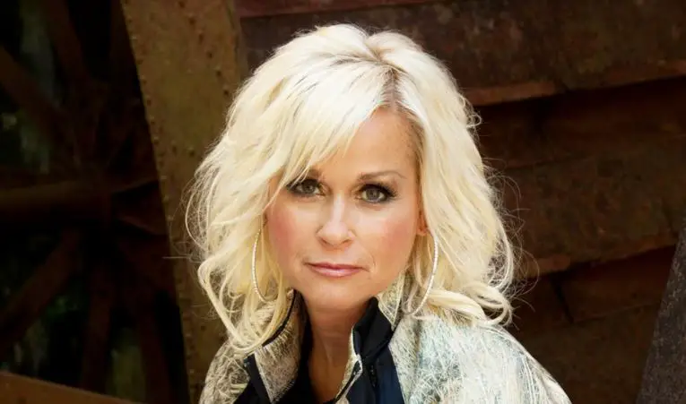 Lorrie Morgan Age, Net worth, Bio-Wiki, Wife, Kids, Weight 2022 - The