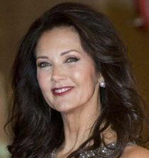 Lynda Carter height