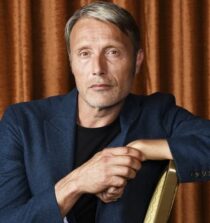 Mads Mikkelsen height