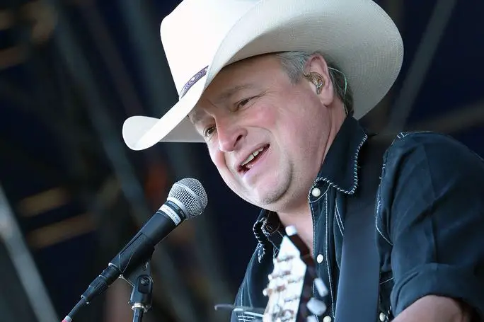 Mark Chesnutt age