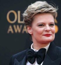 Martha Campbell Plimpton height