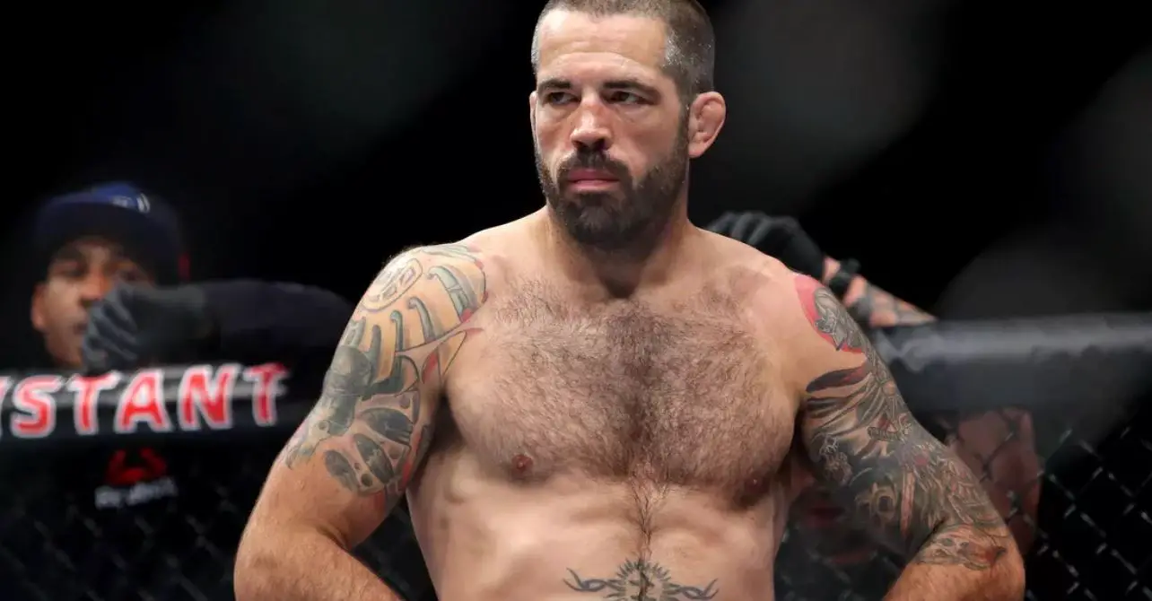 Matt Brown Age, Net worth: Bio-Wiki, Wife, Weight, Kids 2022 - The Personage