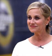 Maureen McCormick height