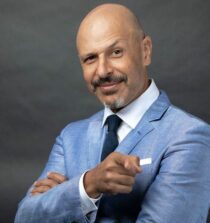 Maz Jobrani height