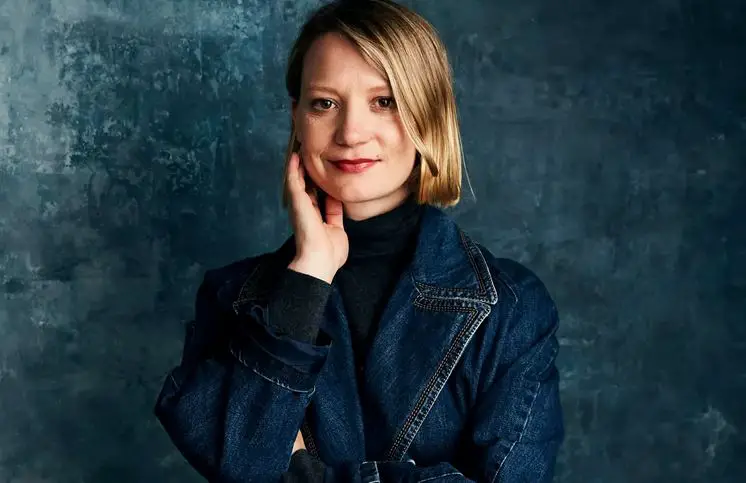 Mia Wasikowska age