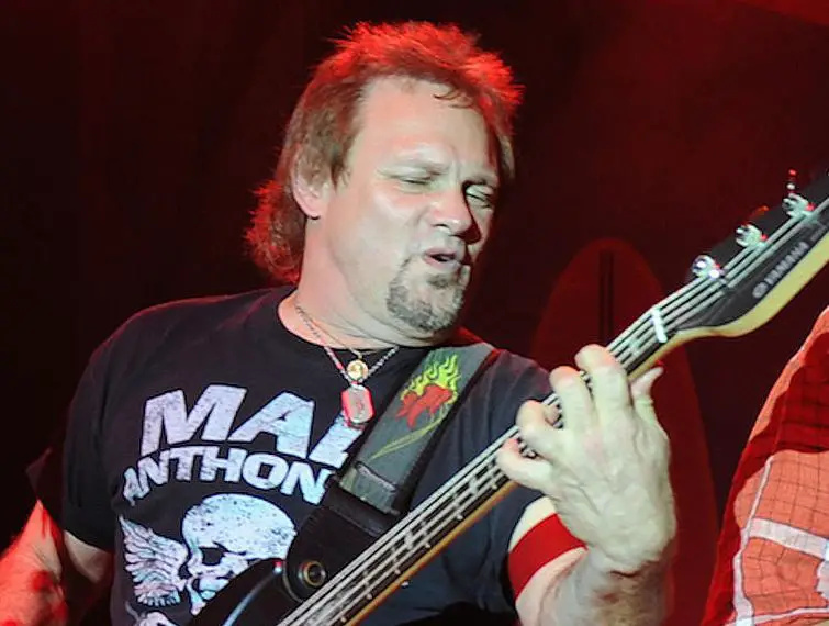 Michael Anthony Net worth, Age BioWiki, Wife, Kids, Weight 2023 The