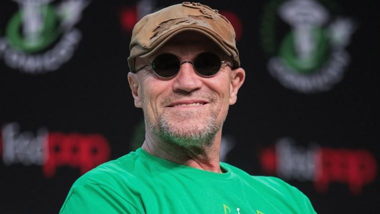 Michael Rooker height