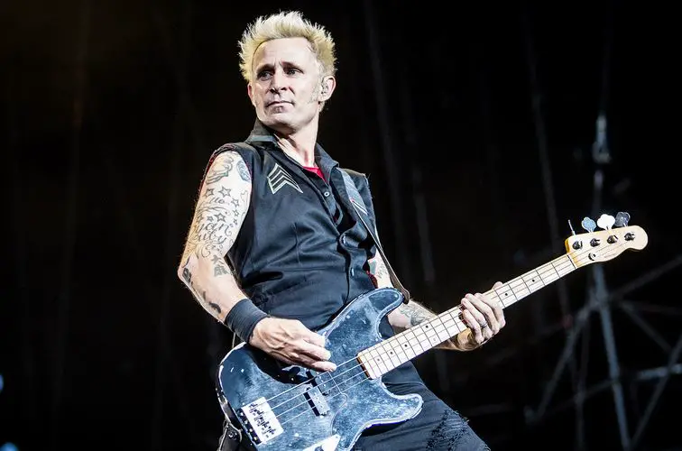 Mike Dirnt Net worth, Age: Kids, Bio-Wiki, Weight, Wife 2022 - The Personage