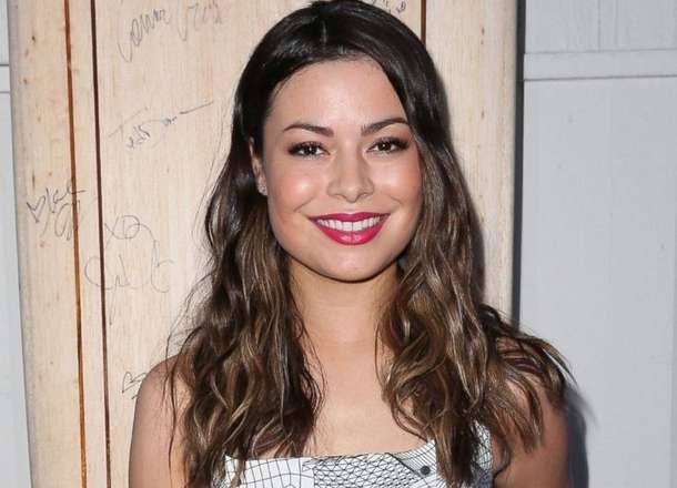 Miranda Taylor Cosgrove height