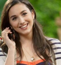 Molly Ephraim age