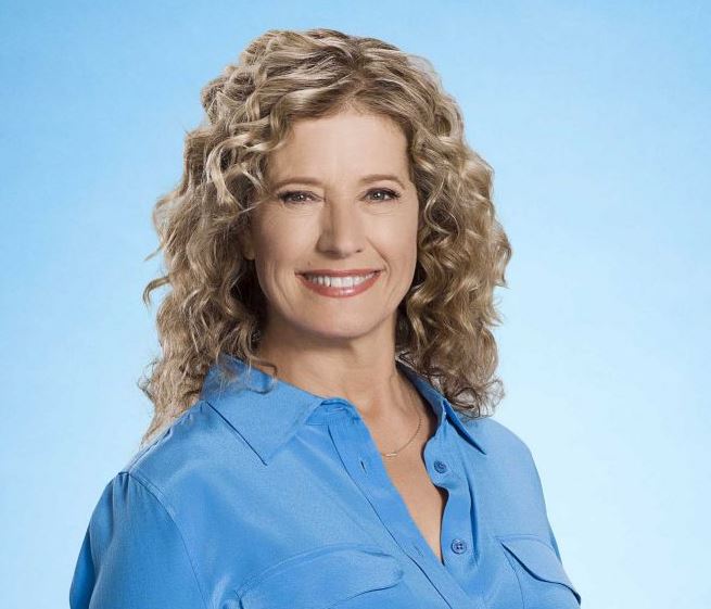 Nancy Travis age