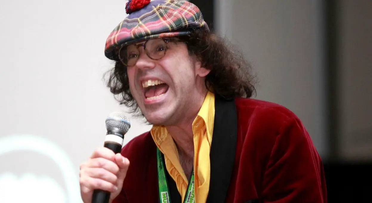 Nardwuar age