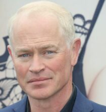 Neal McDonough height