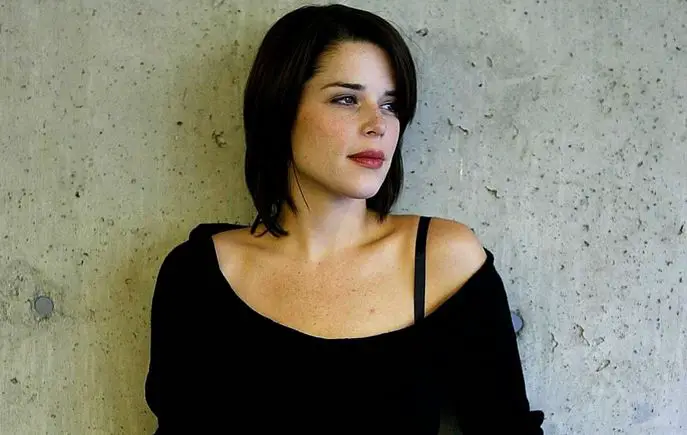 Neve Campbell height