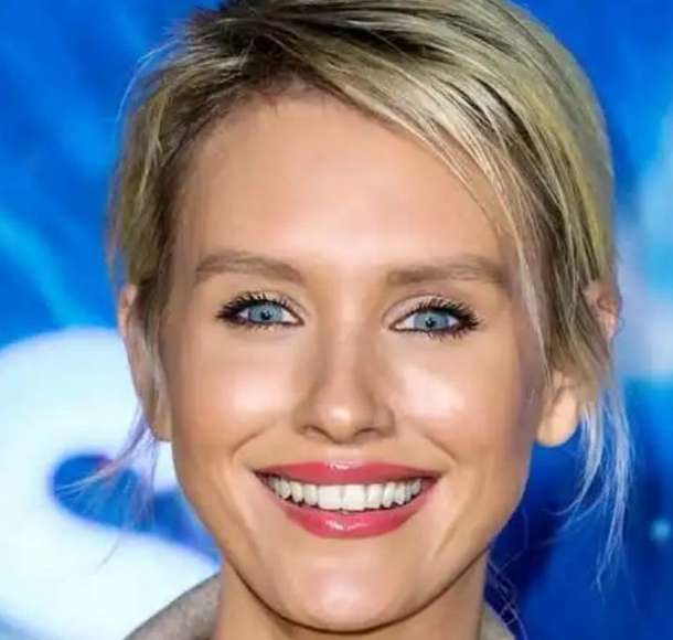 Nicky Whelan networth