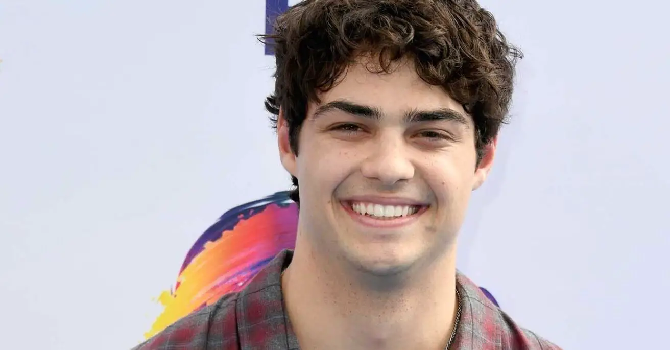 noah-centineo-net-worth-age-kids-wife-bio-wiki-weight-2023-the